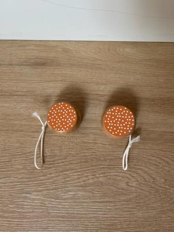 Z.g.a.n. 2 x houten jojo van Goki, speelgoed van vroeger beschikbaar voor biedingen