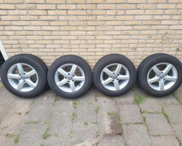 VW Golf 7 winterbandenset + sneeuwkettingen beschikbaar voor biedingen