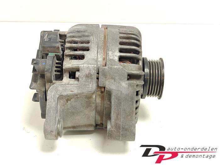 Dynamo van een Opel Corsa, Gebruikt, -, -, Opel