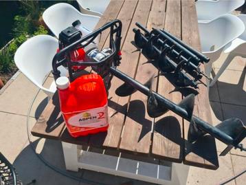 Te huur; Grondboor 52cc benzine 2takt Regio Zoetermeer beschikbaar voor biedingen