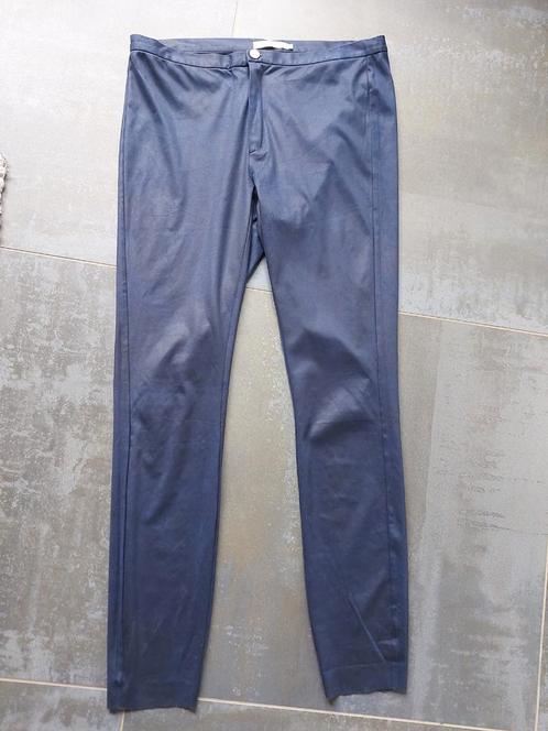 Yaya donkerblauwe stretch broek mt. 42, Kleding | Dames, Broeken en Pantalons, Zo goed als nieuw, Maat 42/44 (L), Blauw, Lang
