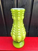 Vintage groene art deco vaas vaasje glas glazen, Antiek en Kunst, Antiek | Vazen, Ophalen of Verzenden