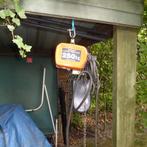 Takel elektrisch HITACHI 1/4S2, 3 meter lift, Doe-het-zelf en Verbouw, Lieren en Takels, Ophalen, Gebruikt, Elektrisch