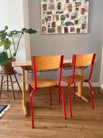 Vintage schoolbureau met 2 stoelen, Ophalen, Gebruikt