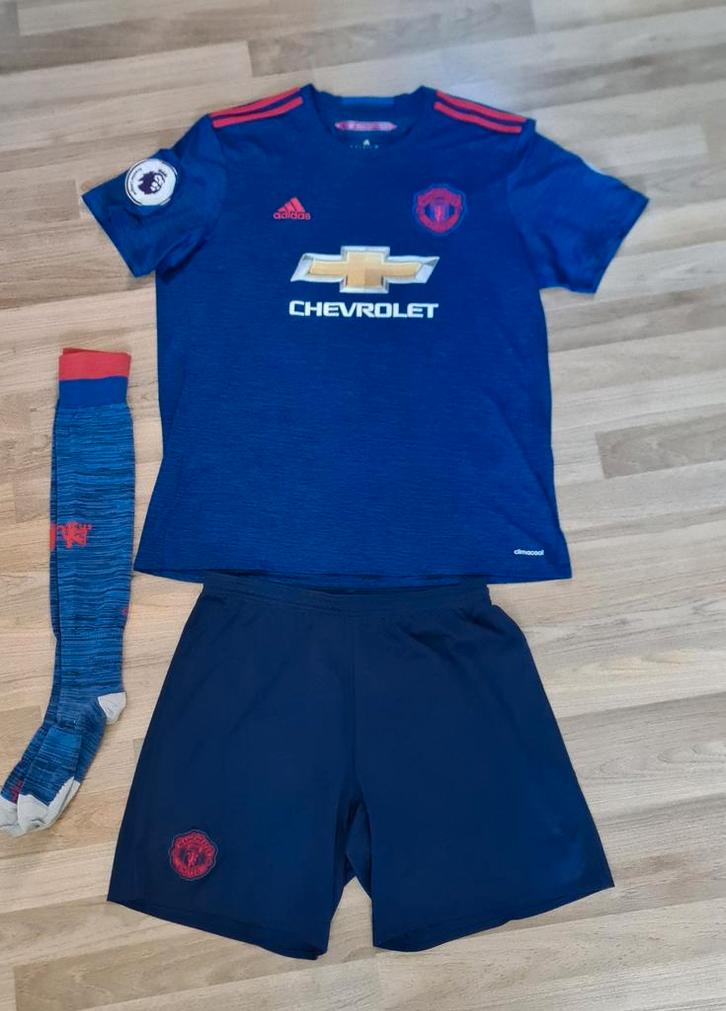 Manchester United uittenue 2016/2017, Sport en Fitness, Voetbal, Zo goed als nieuw, Set, Maat L, Ophalen of Verzenden
