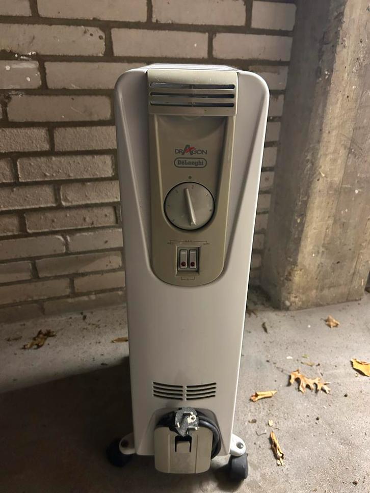 Kleine, handige radiator voor koude dagen, Huis en Inrichting, Kachels, Gebruikt, Vrijstaand, Kolomkachel, Elektrisch, Ophalen