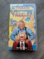 Bassie en Adriaan - Het Geheim van de Sleutel VHS, Cd's en Dvd's, VHS | Kinderen en Jeugd, Ophalen of Verzenden, Gebruikt