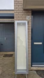 3 stuks grijze Ikea Bertby vitrinekasten, Huis en Inrichting, Kasten | Vitrinekasten, Ophalen, Gebruikt, 100 tot 150 cm, 50 tot 100 cm