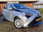 Toyota Aygo 1.0 VVT-i x-play, CAMERA / CRUISE CONTROL / NAP, Voorwielaandrijving, Gebruikt, Euro 6, 4 stoelen