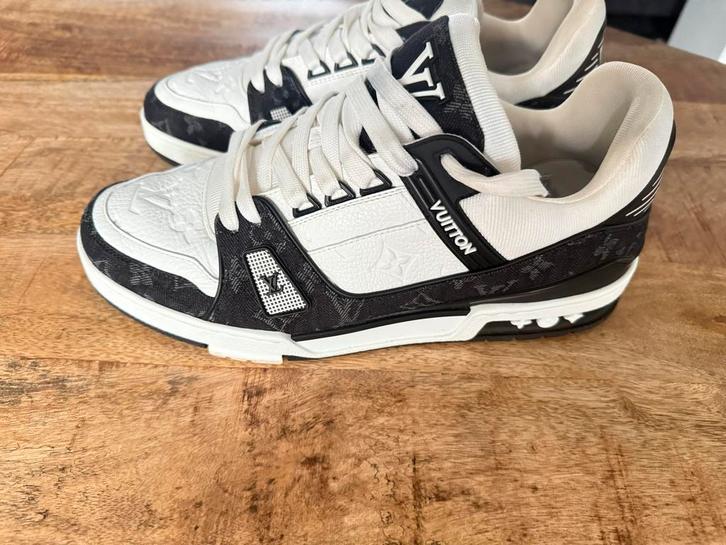 Louis Vuitton LV Trainer Sneakers Maat 44 (9.5), Kleding | Heren, Schoenen, Zo goed als nieuw, Sneakers of Gympen, Zwart, Ophalen
