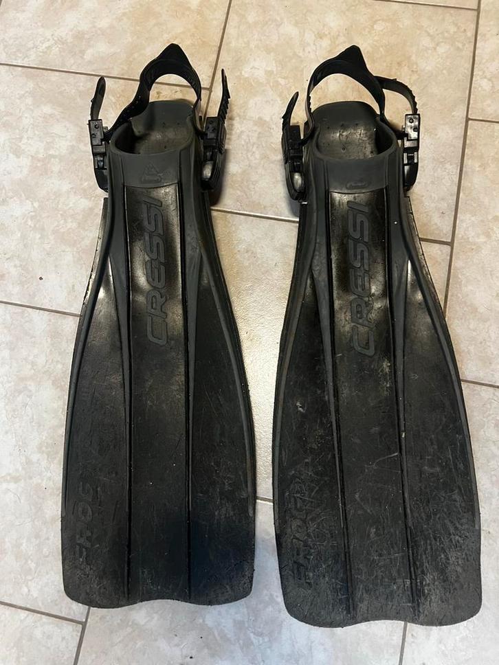 Duikvinnen - Cressi Frog M/L, Watersport en Boten, Duiken, Gebruikt, Zwem- of Duikvliezen, Ophalen of Verzenden