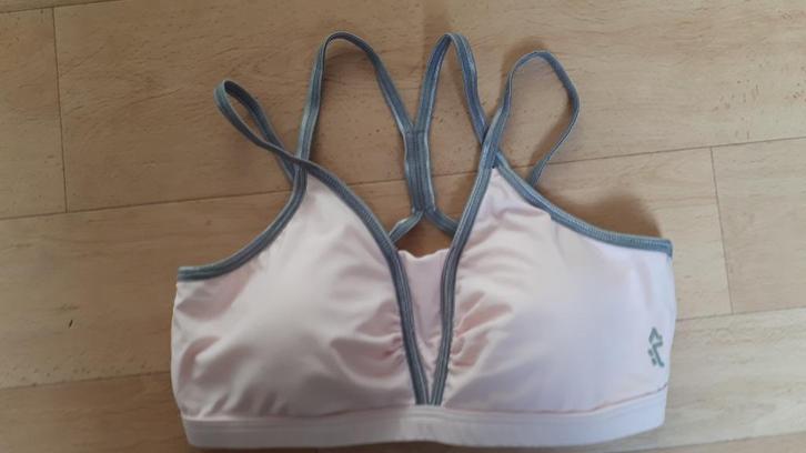 Röhnisch Yoga Sport BH Julie Zacht roze – Maat M, Kleding | Dames, Sportkleding, Zo goed als nieuw, Yoga, Maat 38/40 (M), Roze