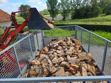 Gekloofd haardhout  beschikbaar voor biedingen