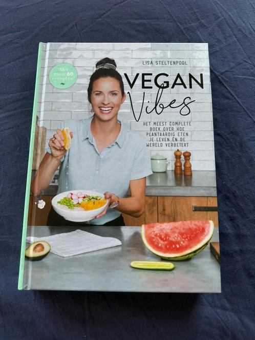 Lisa Steltenpool - Vegan Vibes, Boeken, Kookboeken, Zo goed als nieuw, Ophalen of Verzenden