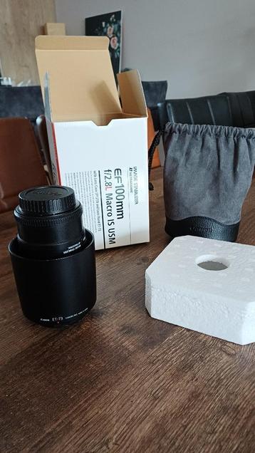 Canon EF 100mm f/2.8L Macro IS USM met beschermlens (UV) beschikbaar voor biedingen