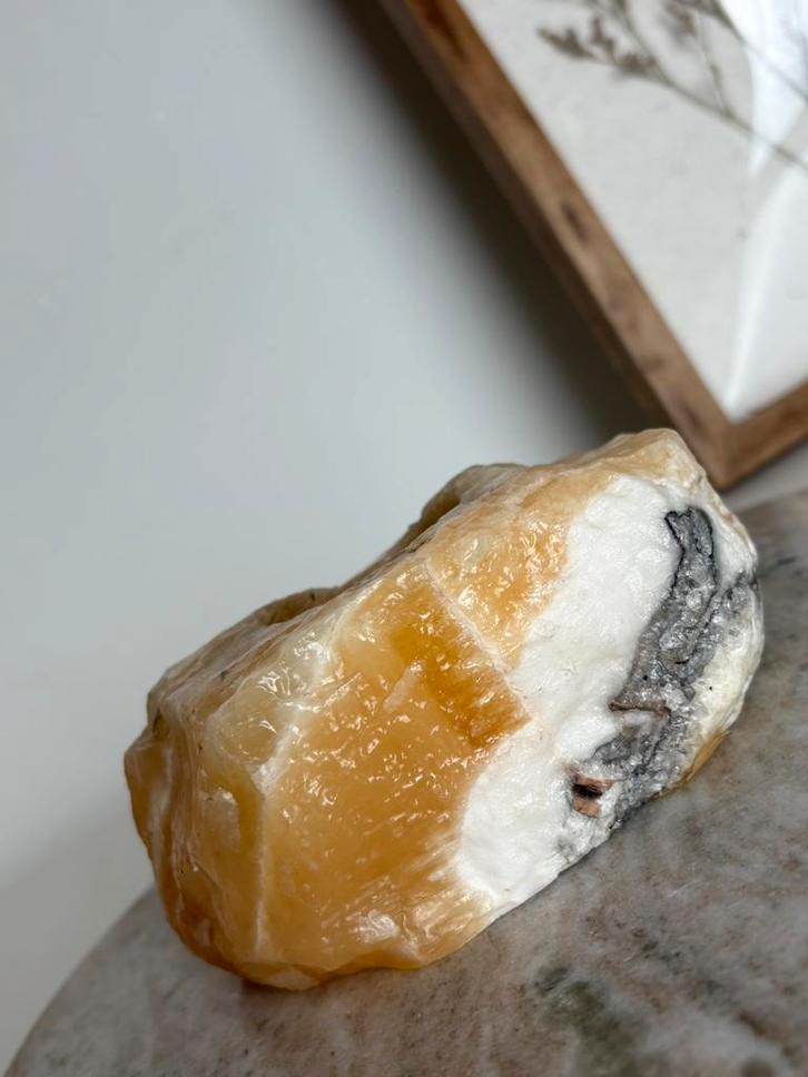 Honingcalciet waxinelichthouder, Verzamelen, Mineralen en Fossielen, Ophalen of Verzenden