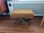 Vintage voetenbank, chromen ster voet, oker bekleding, Huis en Inrichting, Ophalen, Gebruikt, Rechthoekig, Vintage