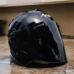 Arai Zwart Helm, Motoren