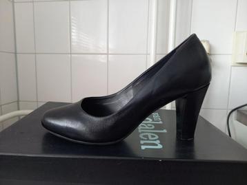 Elegante zwarte pumps  beschikbaar voor biedingen