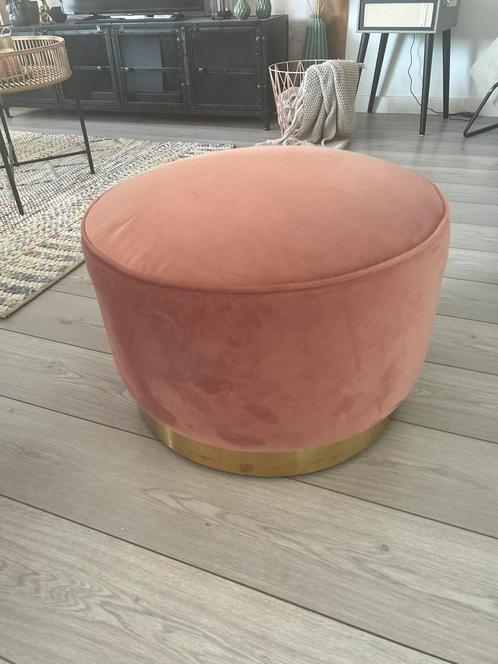 Roze velvet poef van Made, Huis en Inrichting, Banken | Voetenbanken en Poefen, Zo goed als nieuw, Minder dan 50 cm, Rond, Ophalen of Verzenden