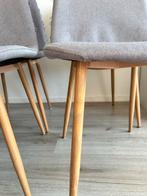 4 Lichtgrijze Jysk Eetkamerstoelen, Huis en Inrichting, Stoelen, Gebruikt, Ophalen of Verzenden, Vier, Grijs