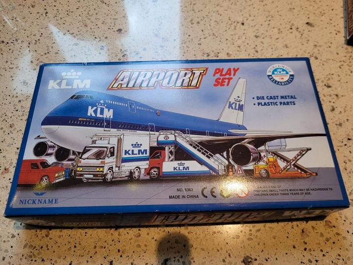 KLM Airport play set vliegtuig speelset nieuw, Hobby en Vrije tijd, Modelbouw | Vliegtuigen en Helikopters, Nieuw, 1:72 tot 1:144