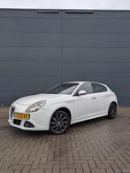 Alfa Romeo Giulietta Distinctive 1.4T 170pk TCT automaat, 65 €/maand, 1280 kg, 4 cilinders, Wit
