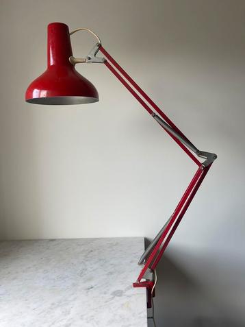 Vintage rode architectenlamp | met tafelklem beschikbaar voor biedingen