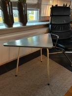 Vintage 1960’s driehoek bijzettafel / plantentafel, Ophalen, Zo goed als nieuw, Rond, Minder dan 55 cm