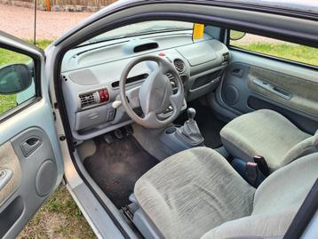 Renault Twingo 1.2 16V Dyna 2005 2003 Grijs beschikbaar voor biedingen