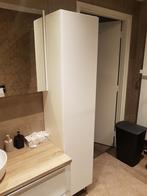 Badkamerkast ikea met hoogglans deur in mooie staat., Huis en Inrichting, Badkamer | Badkamermeubels, Ophalen, (Half)hoge kast