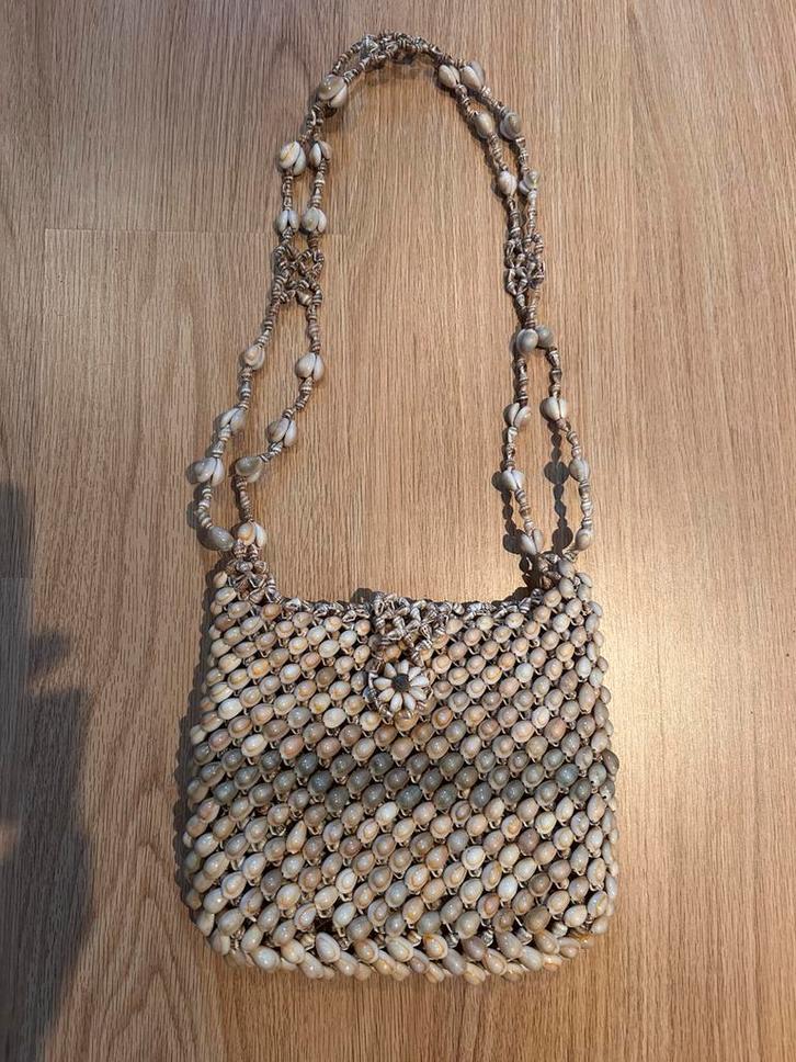 Indonesische schelpentas, Antiek en Kunst, Antiek | Kleding en Accessoires, Ophalen of Verzenden