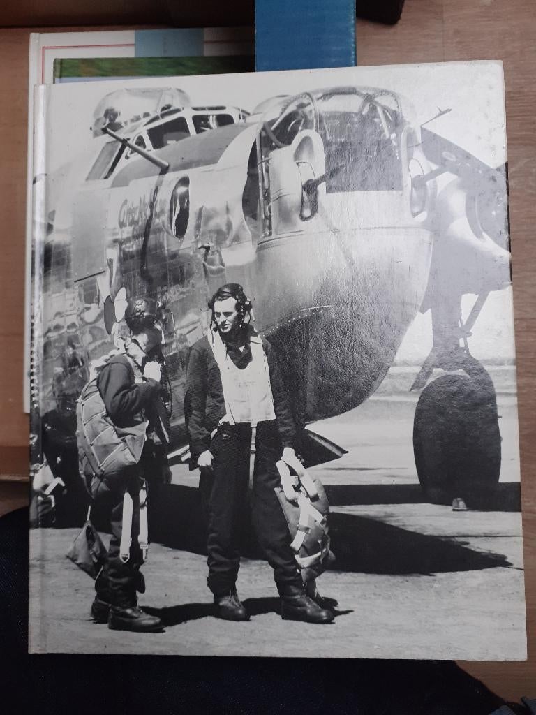BAILEY, R. H. - DE LUCHTOORLOG IN EUROPA 1981 €5, Verzamelen, Militaria | Tweede Wereldoorlog, Ophalen of Verzenden, Luchtmacht