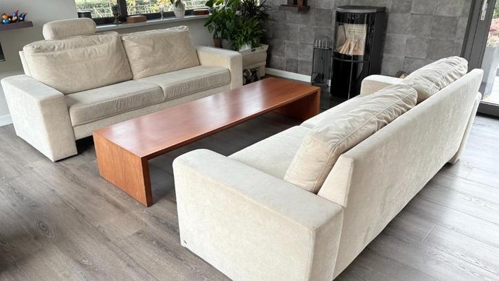 Twee ruime zitbanken, Huis en Inrichting, Banken | Complete zithoeken, Gebruikt, Stof, Ophalen