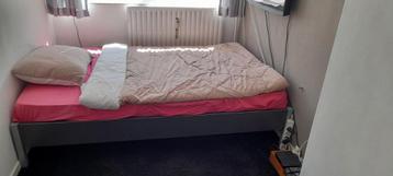 Te koop 1 persoonsbed 200x120 compleet beschikbaar voor biedingen