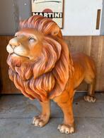 Levensgrote Leeuw - Perfect voor WK of Mancave!, Tuin en Terras, Tuinbeelden, Ophalen of Verzenden, Gebruikt, Kunststof, Dierenbeeld