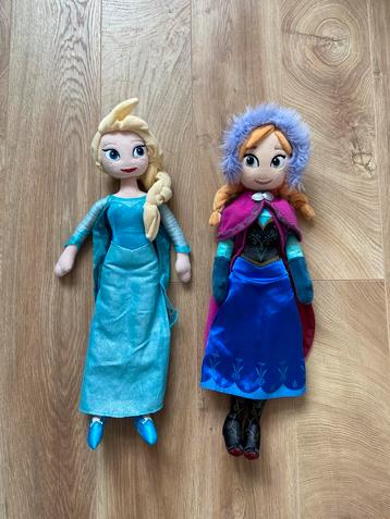 Disney store Anna en Elsa poppen beschikbaar voor biedingen