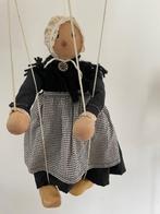 2 x vintage marionet pop van hout. Houten boer en boerin, Verzamelen, Poppen, Ophalen of Verzenden, Zo goed als nieuw, Pop