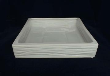 Verschillende vormen, kleuren en materialen KAARSENPLATEAU'S beschikbaar voor biedingen