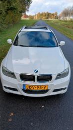 BMW 318i Touring M-SPORT PANO NAVI PDC STOELVERW., Achterwielaandrijving, Zwart, Adaptieve lichten, Alcantara
