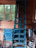 Grote blauwe houten ladder en tuinset, Doe-het-zelf en Verbouw, Ladders en Trappen, Ophalen, Zo goed als nieuw, 4 meter of meer