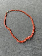 Bloedkoralen snoet met 14 k gouden slot., Ophalen of Verzenden, Goud, Ketting