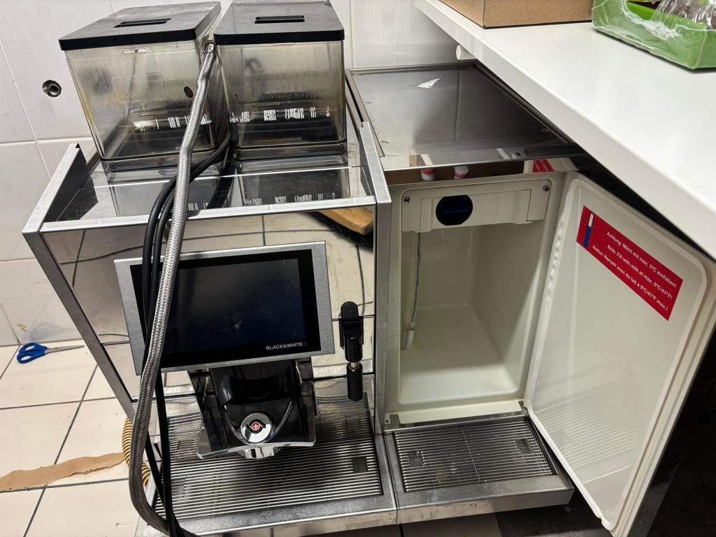 Professioneel  koffiezetapparaat, Ophalen, Gebruikt, 10 kopjes of meer, Koffiemachine