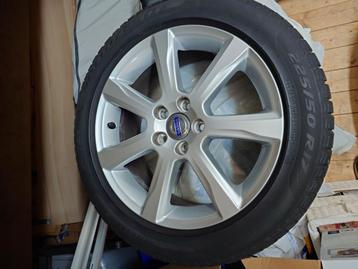 Volvo Velg met Winterbanden 225/50 R17 beschikbaar voor biedingen