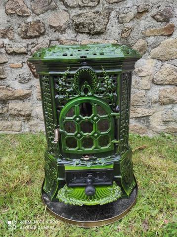 Schitterende franse antieke Deville Art-deco houtkachel  beschikbaar voor biedingen