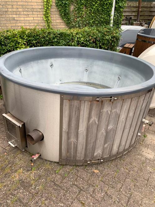Hottub gebruikt / xxl / filter / compleet volledig, Tuin en Terras, Zwembad-toebehoren, Zo goed als nieuw, Verlichting, Ophalen