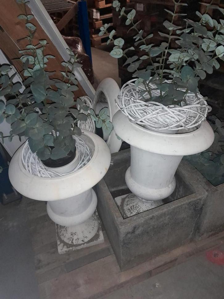 Polystone en betonnen bloembakken gratis, Tuin en Terras, Tuinvazen, Gebruikt, Ophalen