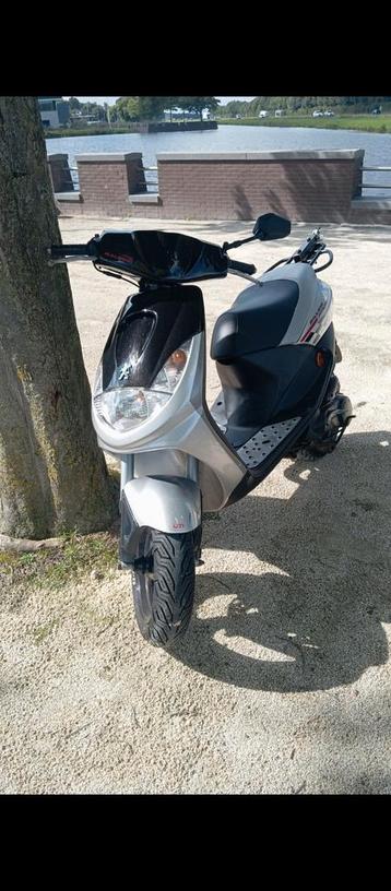 Peugeot vivacity 70cc  beschikbaar voor biedingen