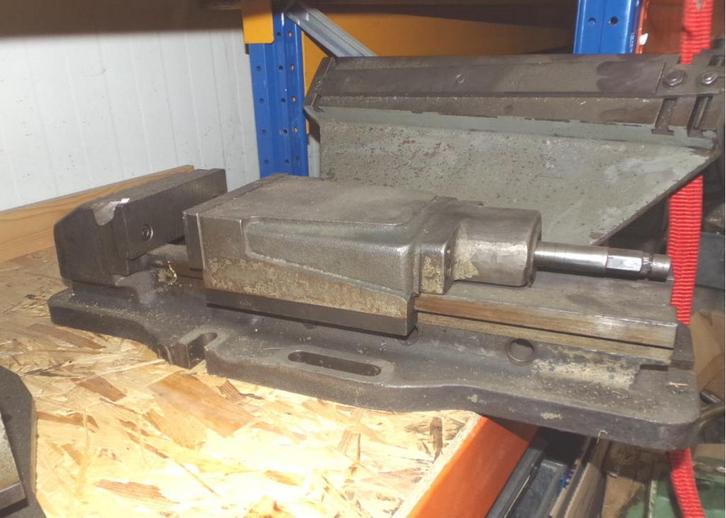 Machineklem Takeda 180x300, Doe-het-zelf en Verbouw, Draaibanken, Gebruikt, Onderdeel