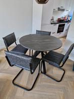 Eetkamertafel (105cm) met 4 stoelen - ophalen in Lunetten, Huis en Inrichting, Complete eetkamers, Ophalen, Zo goed als nieuw